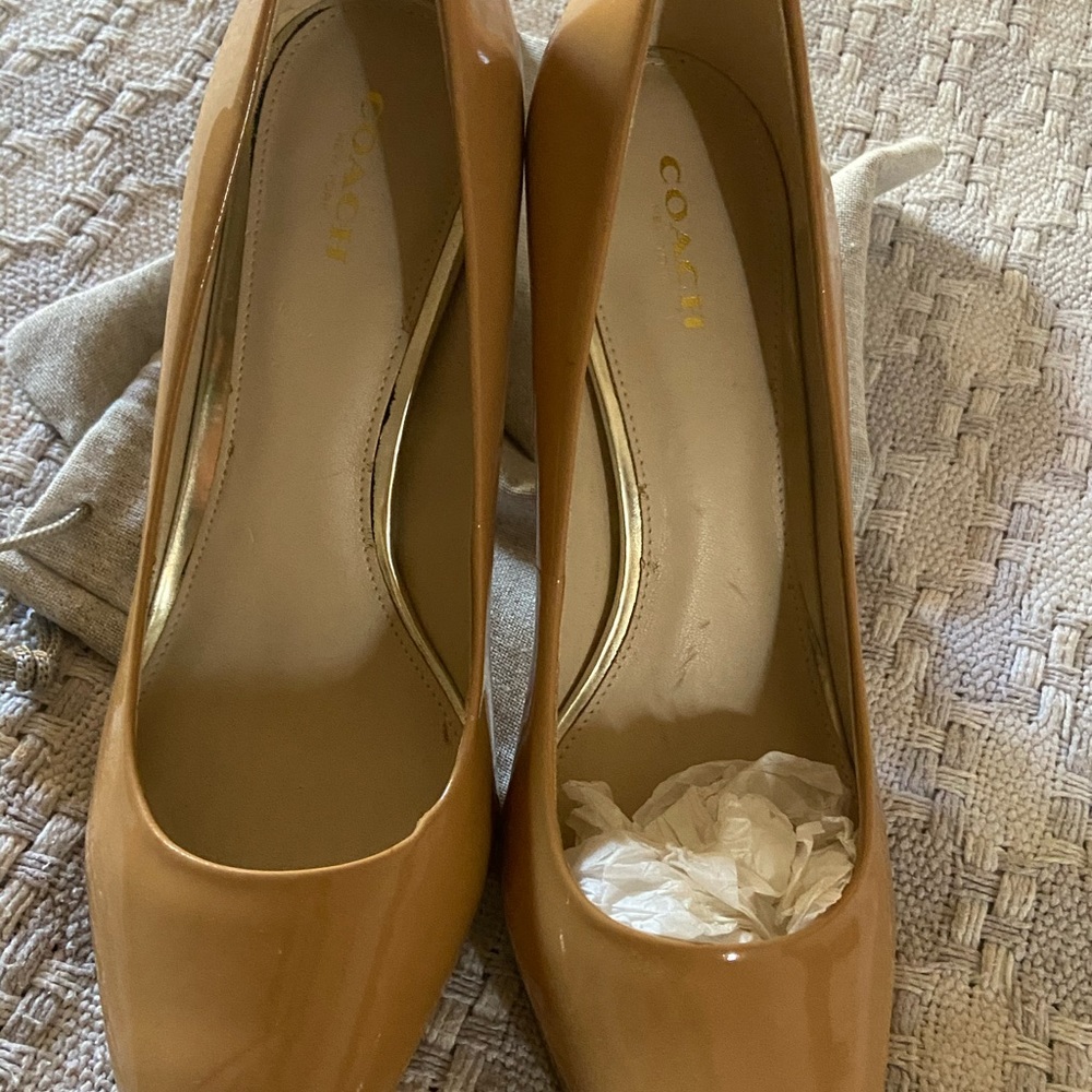 Coach Pumps - Picture 2 of 6